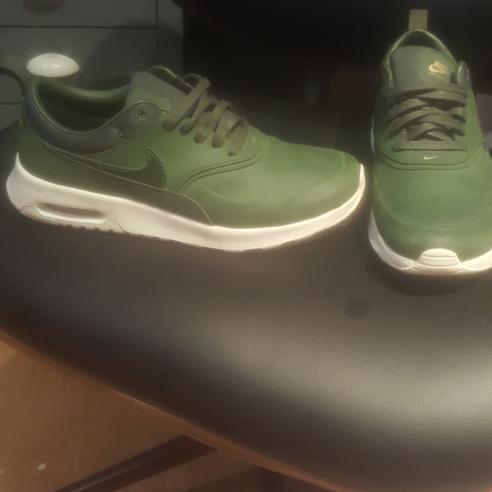Nike air max thea dark/forest green womens 7